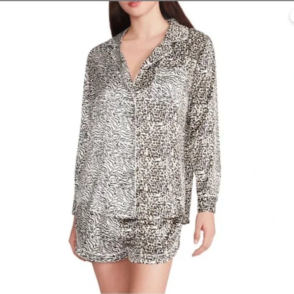 BB Dakota satin collar pajama short set Size Small